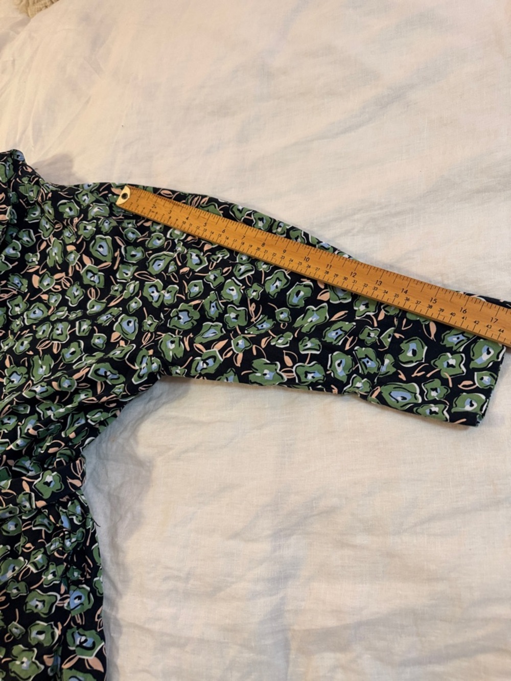 H&M shirtdress, pretty abstract floral pattern on black, womens S - Picture 9 of 13